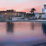 Adama Mykonos Boutique Hotell 4*